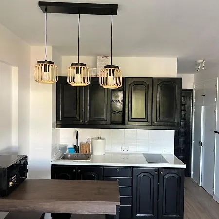 Apartment Stylish Escape In New Andalusia Rdr474